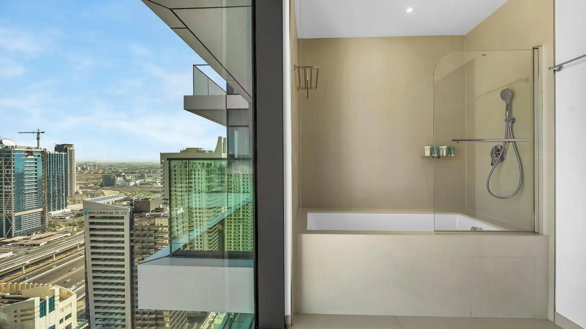 Vida Residence & Yacht Club -New 2 Bhk -Sea, Ain Dubai & Marina View Apartmán